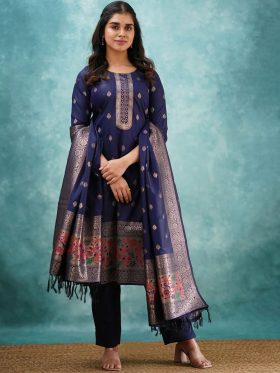 Women Ethnic Motifs Printed Kurta with Trousers & Dupatta