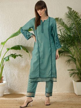 Women Ethnic Motifs Embroidered Regular Thread Work Kurta with Trousers